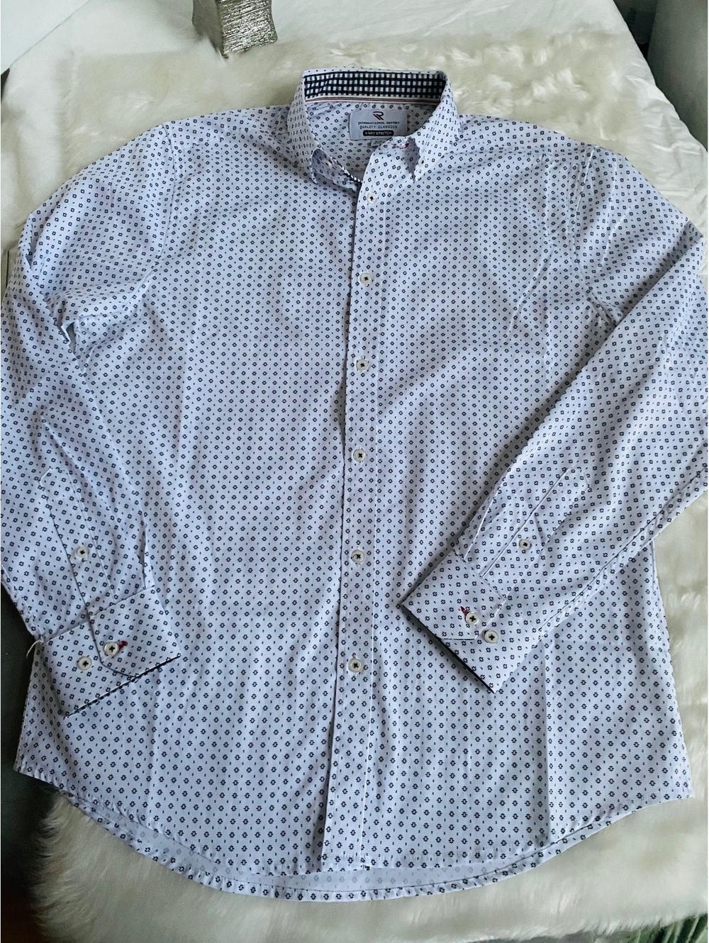 International Report Men's White Stretch Button-Up Shirt Med